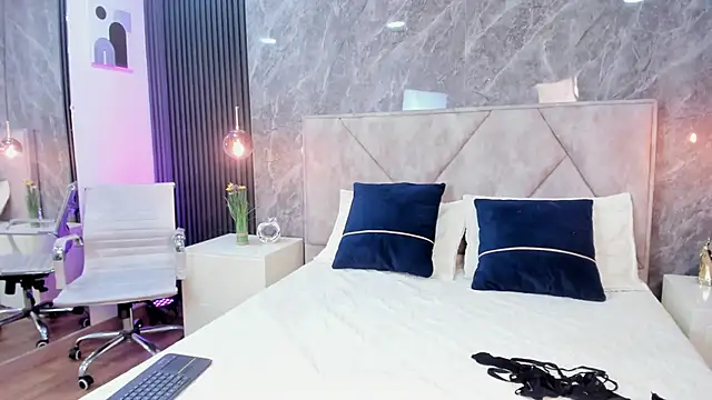 Emma Dancer online show from March 7, 5:09 pm