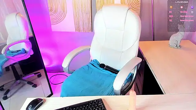 mia wills  online show from March 18, 4:56 pm