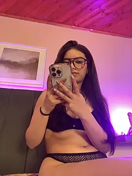 Mady Pink online show from March 10, 6:39 am