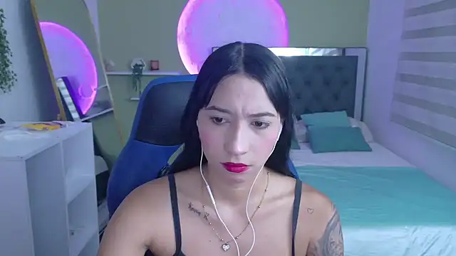 ivvoncute online show from July 8, 1:19 am