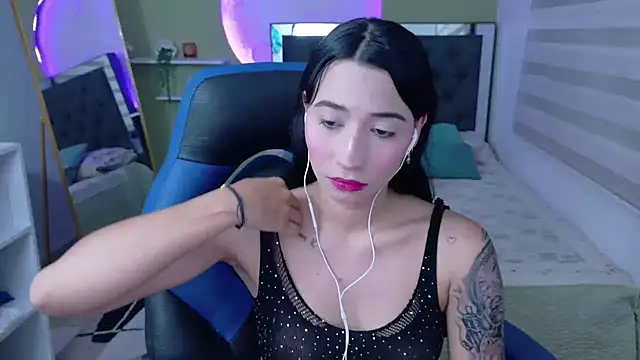 ivvoncute online show from June 26, 1:40 am