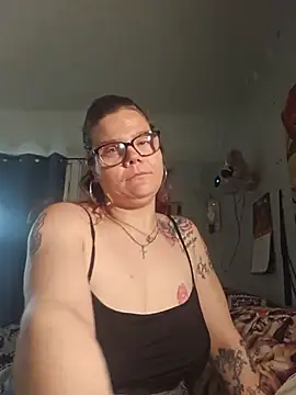 Sexymilf6992 online show from July 3, 7:09 pm
