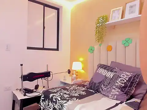 sara kitten19 online show from March 17, 1:26 pm