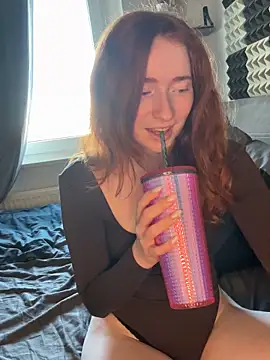 HoneyBunny18 online show from April 30, 5:40 pm