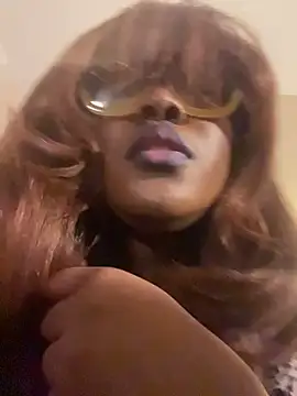 MadameXtasy online show from February 26, 6:01 am