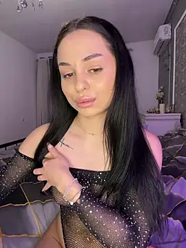 Olivia Noor online show from April 29, 5:30 pm