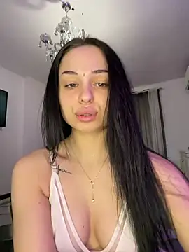 Olivia Noor online show from April 29, 3:15 pm