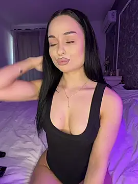 Olivia Noor online show from April 27, 4:26 pm