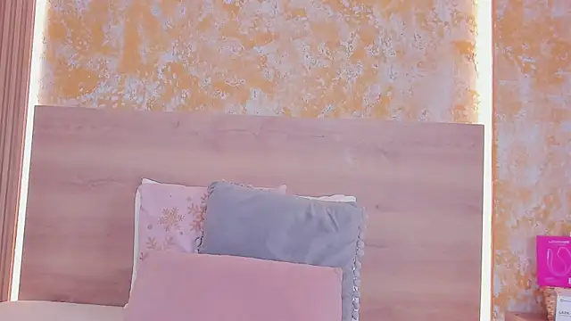 julietta pink online show from July 17, 12:09 pm