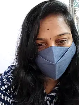 Shaliniqueen online show from July 7, 5:10 am