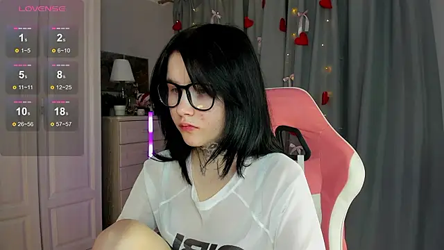 KrissyRied online show from March 13, 4:14 am