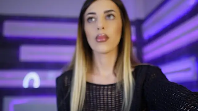 ItsIvyLicious  online show from March 15, 8:55 pm