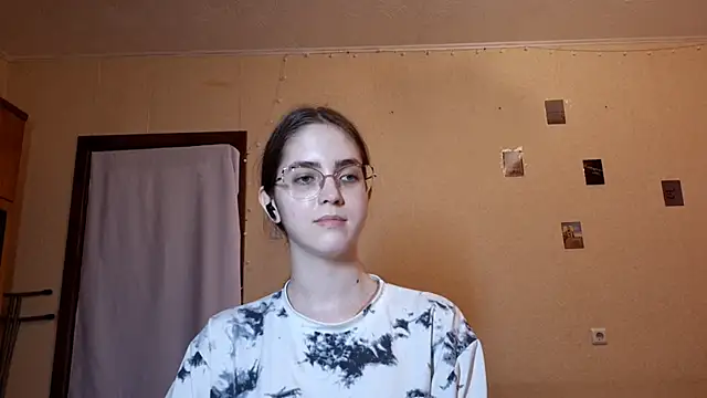 Katelemon online show from June 15, 2:17 pm