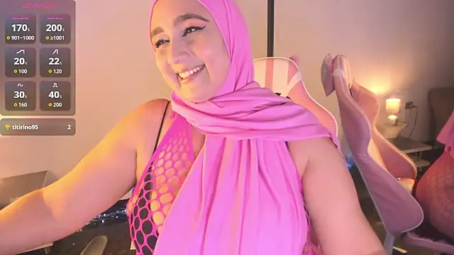 HijabiMilff online show from April 28, 3:05 pm