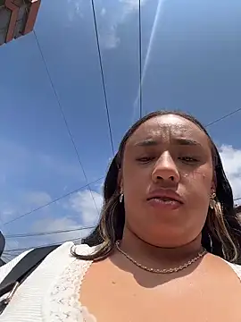 Eyssha online show from March 10, 6:45 pm