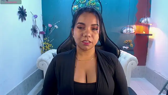 Elizabeth Suan  online show from March 16, 11:36 am