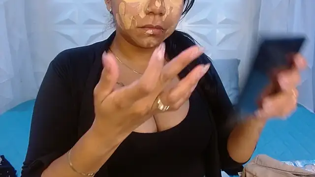 Elizabeth Suan  online show from March 27, 11:33 am