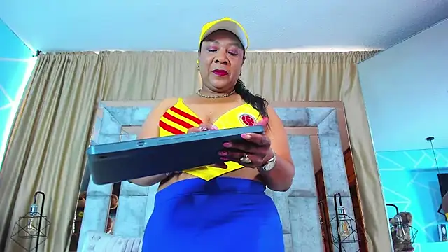 sharon noa online show from June 11, 2:25 pm