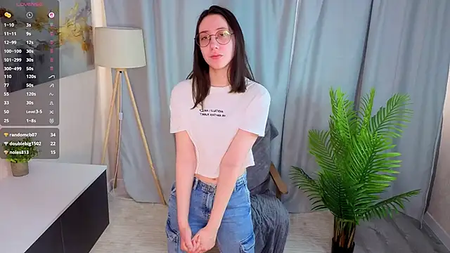 DoraWhitrock online show from March 12, 3:42 am