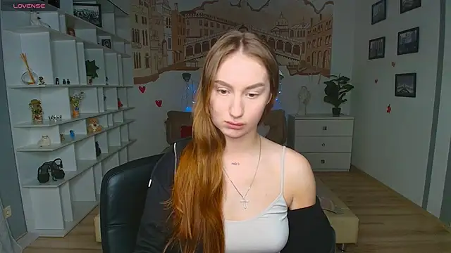 AlicaFoxis online show from April 20, 6:00 pm