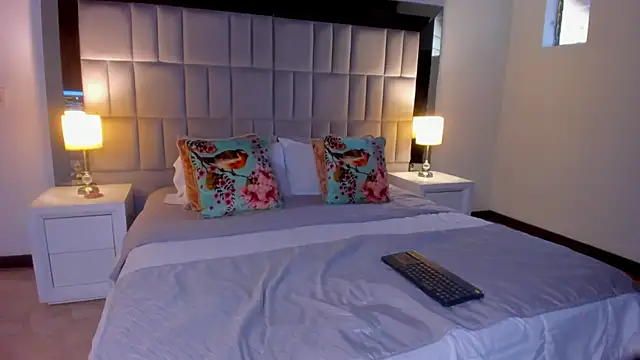 Tiffanyy Lam online show from March 18, 10:37 pm