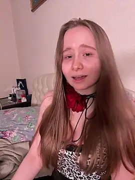 cutefoxieee online show from June 9, 6:51 pm
