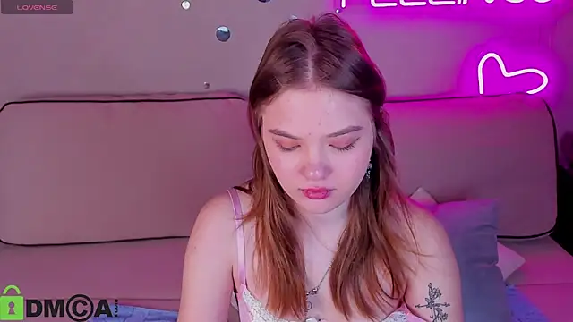 Saraa Broown online show from March 9, 2:15 am