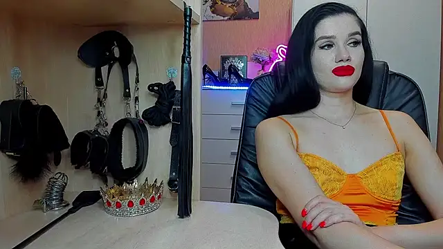KristiTopxx online show from August 3, 6:35 pm