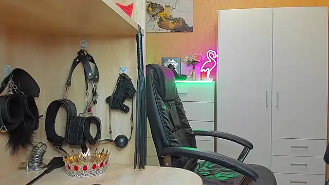 KristiTopxx online show from September 24, 8:30 pm