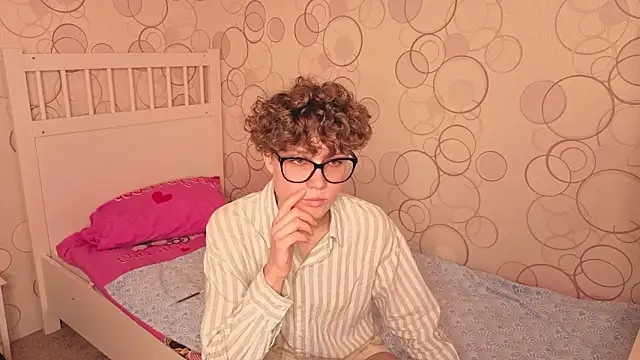 LibbyDuhl online show from March 13, 5:53 am