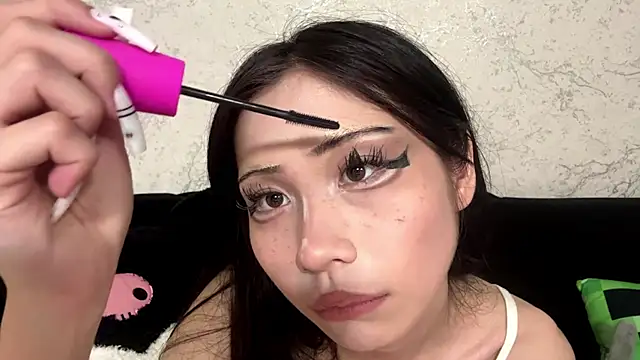 kishagrayone online show from June 20, 6:00 pm