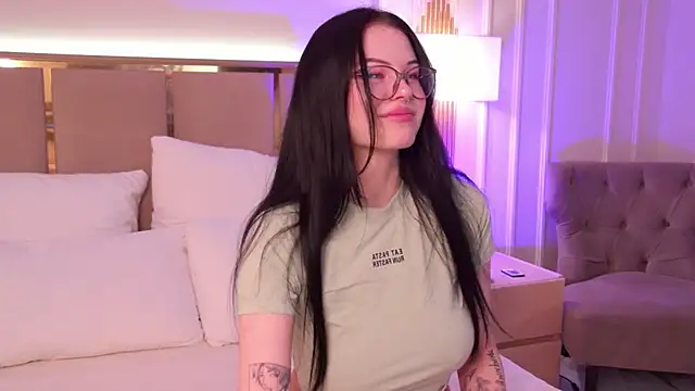 CindyMil online show from March 4, 6:20 am