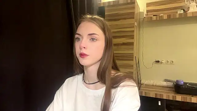 PollyDream online show from March 18, 4:12 pm