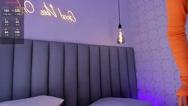 anthonellalux online show from June 11, 4:26 pm