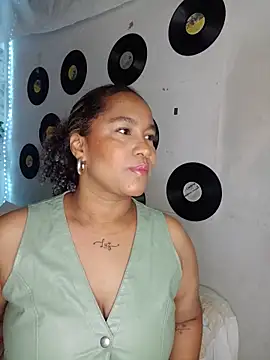 medusafox  online show from May 3, 5:11 am