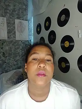 medusafox  online show from June 18, 4:47 am