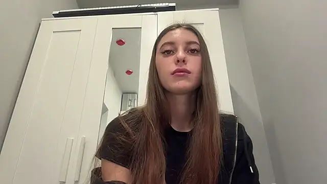 selena favn online show from March 5, 3:13 am