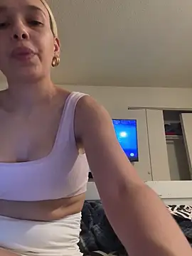 KimberlyBrenda online show from March 12, 9:06 pm