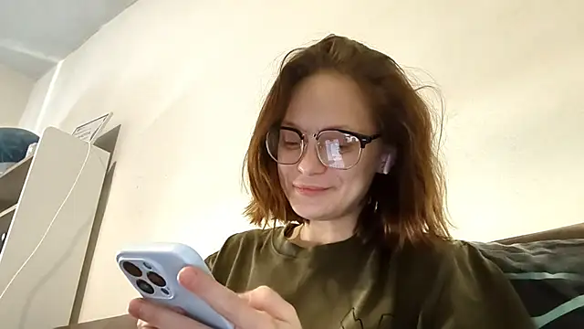 LuluSweetyGirl online show from March 12, 12:35 am