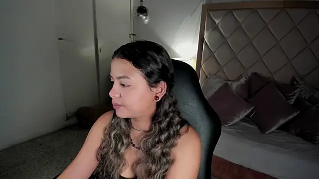 dulce lyraa1 online show from June 17, 4:03 am