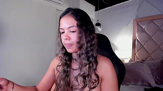 dulce lyraa1 online show from June 19, 9:24 am