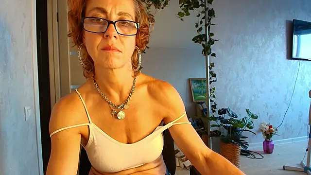 LioraWeiss online show from July 28, 3:21 pm