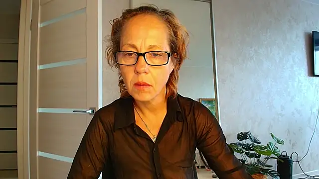 LioraWeiss online show from July 14, 12:32 pm
