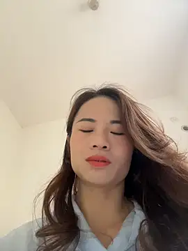 Mia-lp online show from May 3, 2:04 am