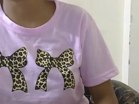 cute yashi online show from August 9, 4:43 pm