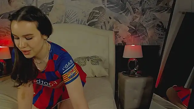 LiaRobbins online show from March 8, 7:12 am