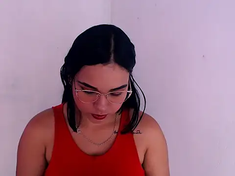 ValentinaSmith03 online show from March 7, 4:58 pm