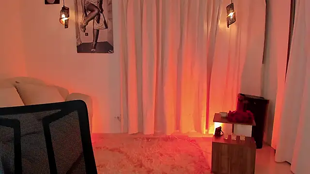 IsabellaLux  online show from June 18, 5:29 pm