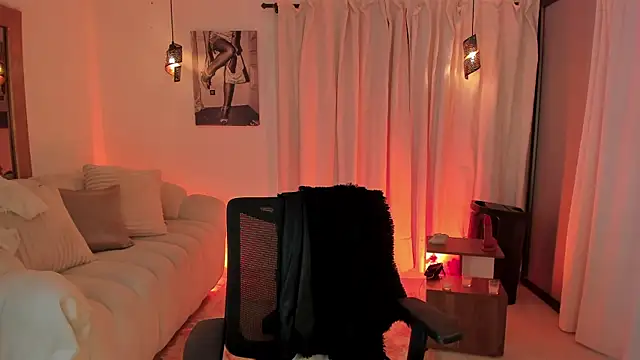 IsabellaLux  online show from June 13, 5:54 pm