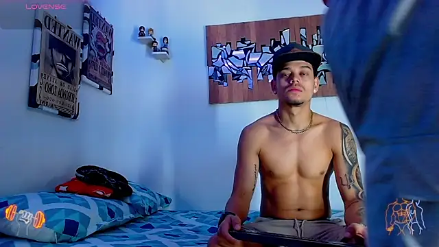 AdamsDvi online show from March 3, 1:39 pm